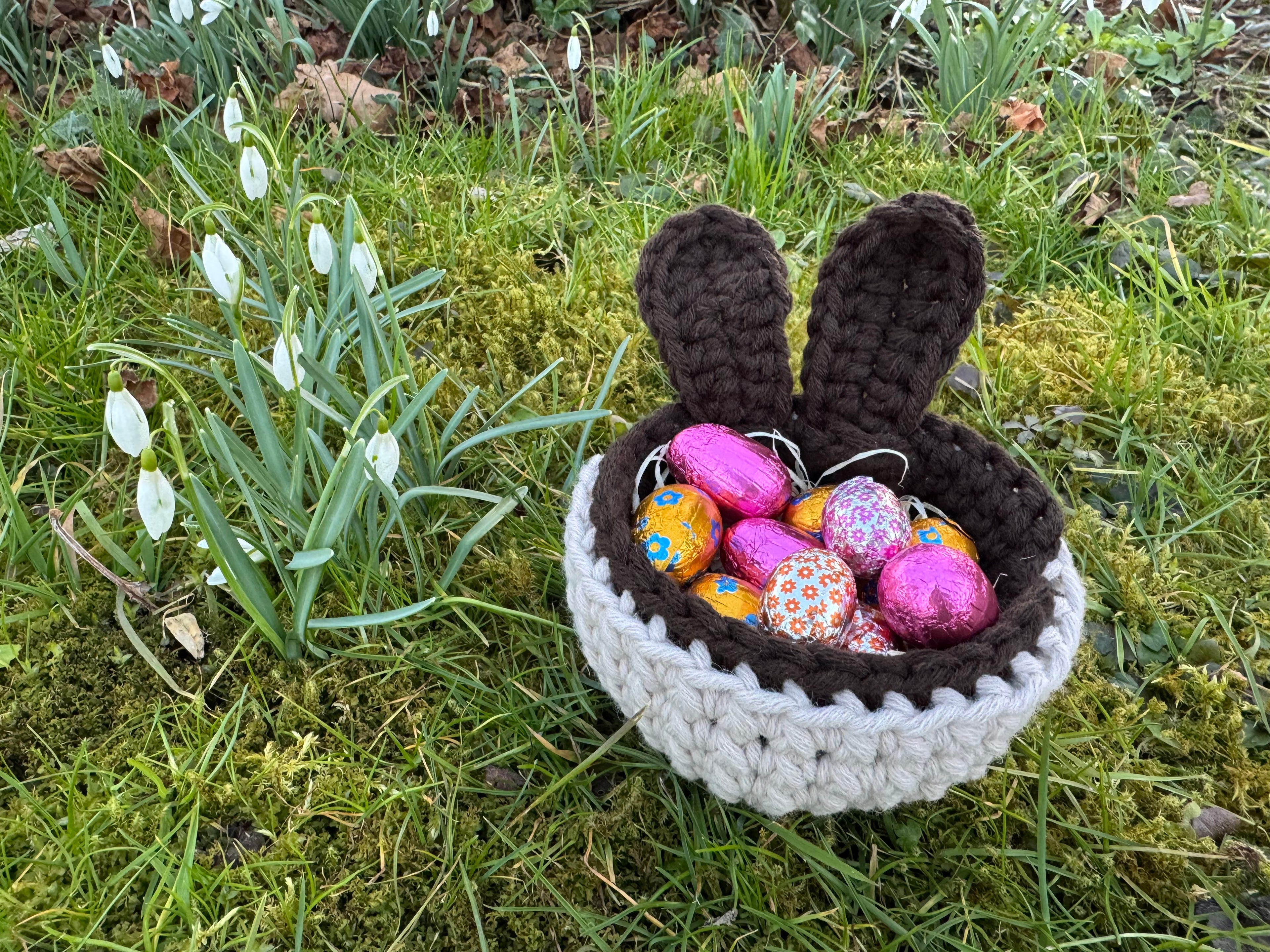 Osternest mit Hasenohren